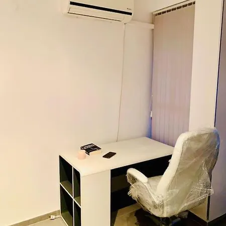 Студио Със Самостоятелен Вход В Центъра На Града И До Морето Apartament Burgas
